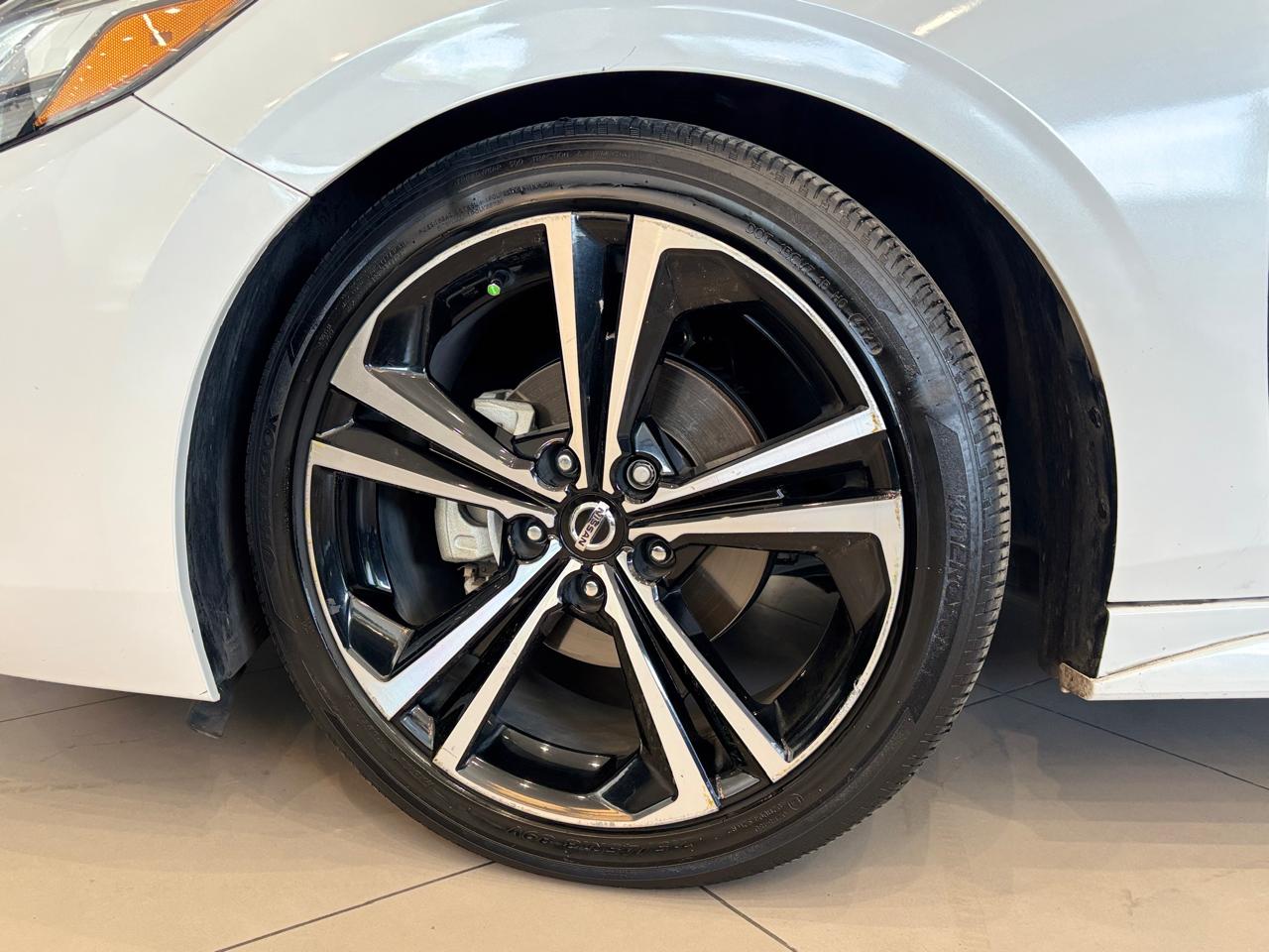 2023 Nissan SENTRA 4 PTS SR CVT AAC ASTOS DEPORTIVOS BOSE QC F LED RA-18