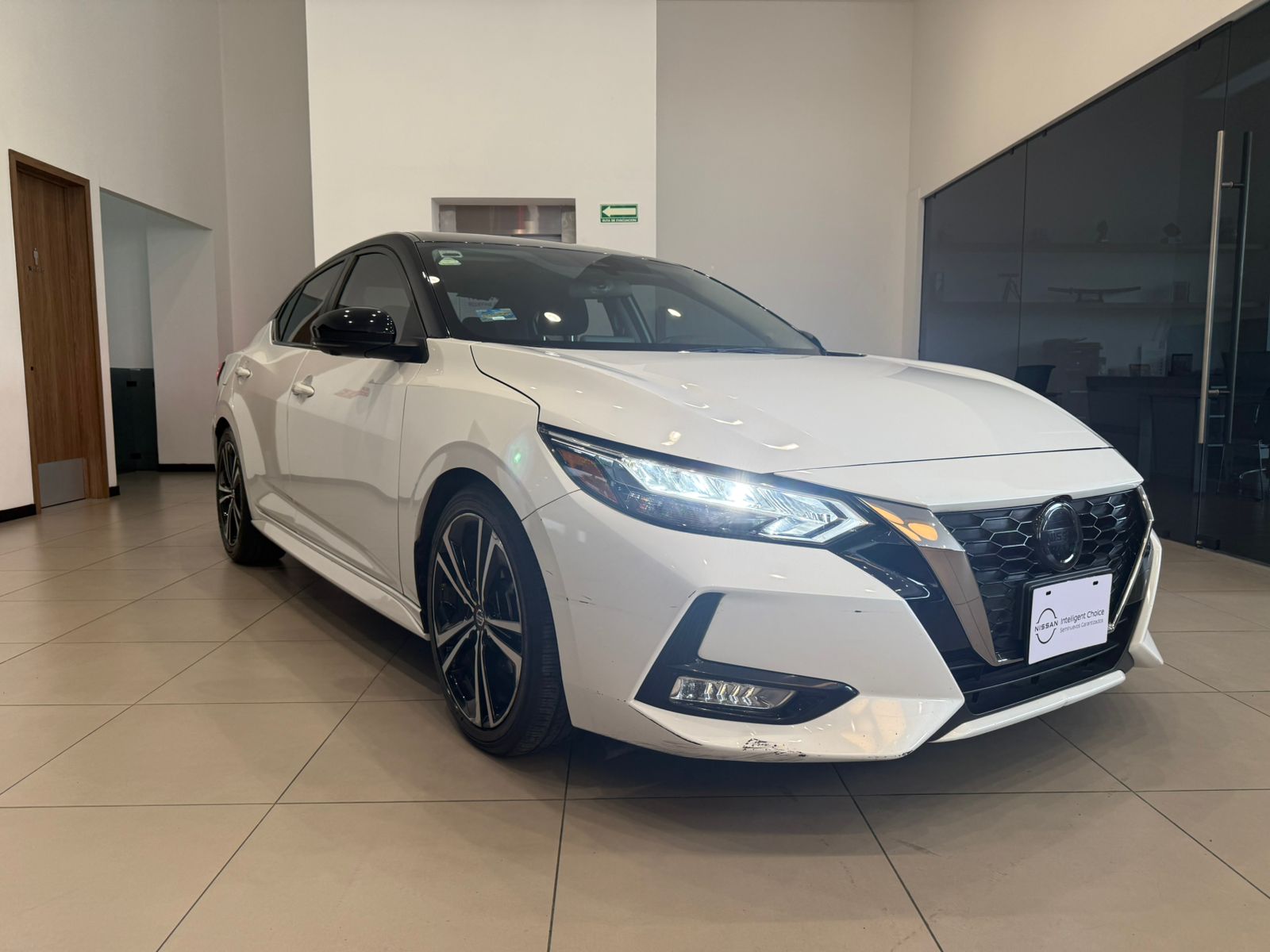 2023 Nissan SENTRA 4 PTS SR CVT AAC ASTOS DEPORTIVOS BOSE QC F LED RA-18