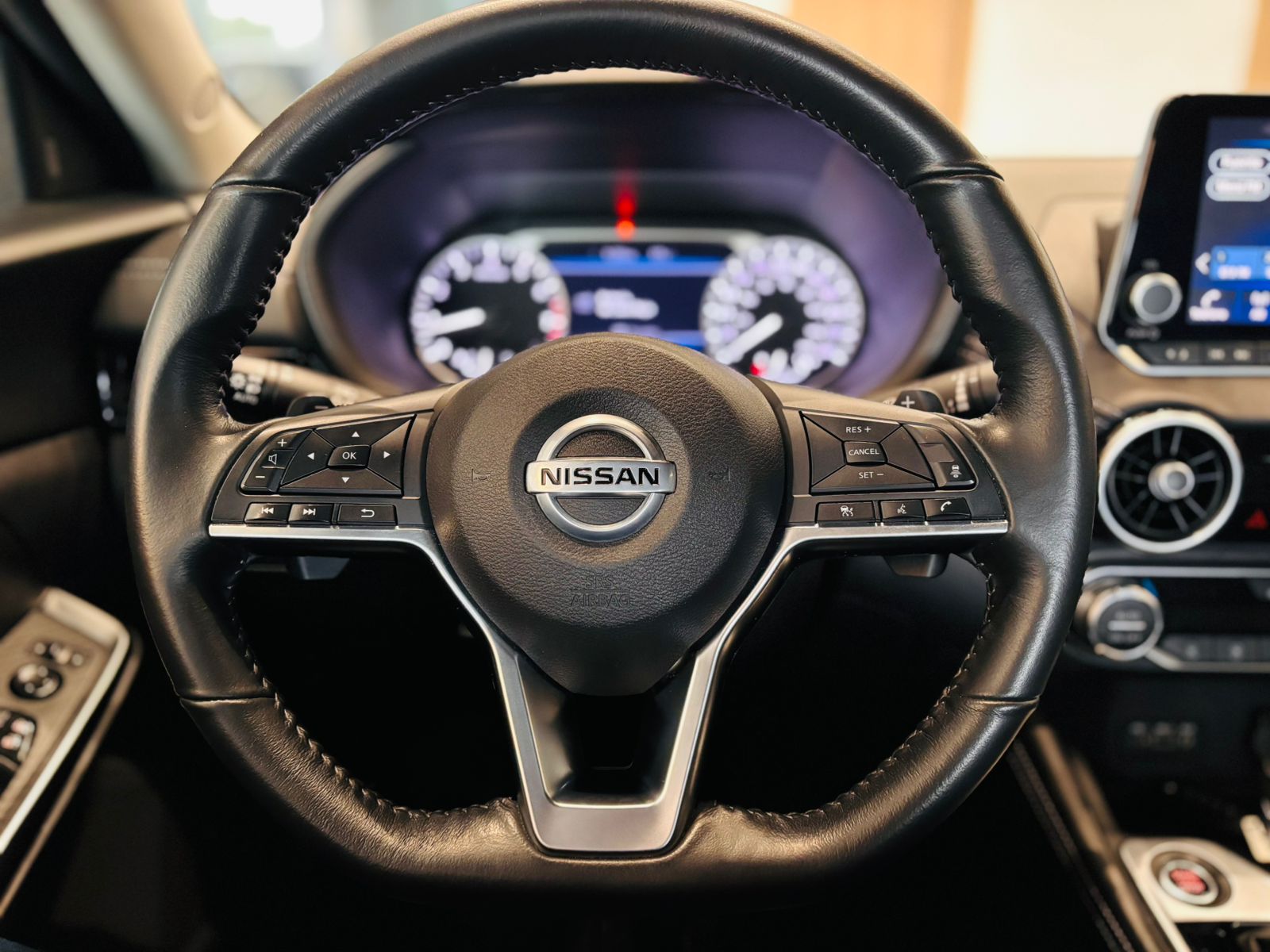 2023 Nissan SENTRA 4 PTS SR PLATINUM CVT AAC AUT ASTOS DEPORTIVOS BOSE PIEL NEGRA QC F LED RA-18