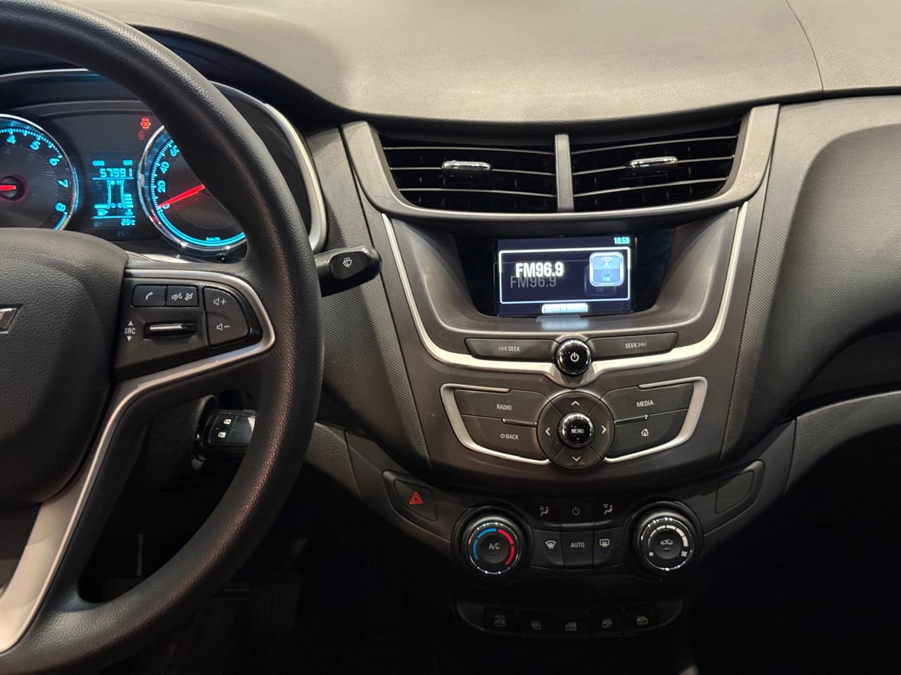 2022 Chevrolet AVEO 4 PTS LT TM5 AAC AUT F NIEBLA RA-15